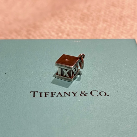 Tiffany & Co. Atlas Cube 925 silver cube charm - Picture 1 of 8